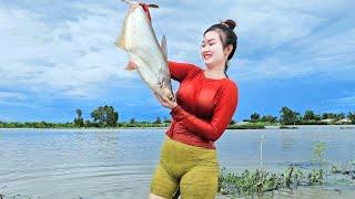 Ép tim nín thở bắt cá khủng va phải Trúc Phương khi đang lội | TNTP T280 - The giant fish hit me.