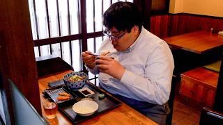 リピート９０％。ランチタイムに男達が爆食いする天ぷらトンカツ定食丨Japanese Good Old Diner