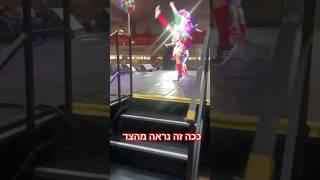 ככה נראה המופע של קצפת ותות מהצד.. איזה רקדניות וואהו ️ #רקדנית #מופע #לילדים
