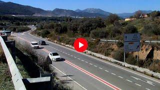 ¿Qué significa esta línea roja pintada en una carretera de Málaga?