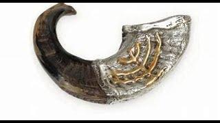 Shofar blown on Temple Mount