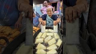 Old Gujarati Lady Selling Unique Bread Pakora 75 साल की उम्र में खड़ा किया लाखों रुपये का धंधा