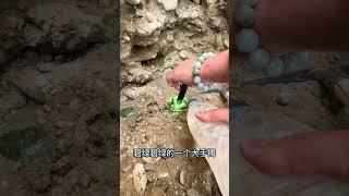 潘潘老师亲情演绎直播间挖玉卖假货骗局，亲们长点心吧谨防上当受骗。户外探宝 挖玉人  和田挖玉的骗局  直播挖玉  和田玉籽料