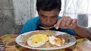 SPICY PANCIT CANTON NOODLES WITH EGGS MUKBANG ASMR/FILIPINO FOOD MUKBANG PHILIPPINES/CHRIS TV4.]