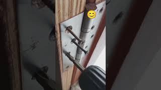 when carpenters need entertainment to play #short #wood #carpenter #screw