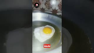 How to make half Fry egg in breakfast #breakfast #foodie #viral #ytshorts #youtubeshorts