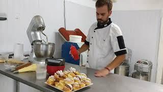 bollos de pan de leche (miguelitos) innovadores rellenos de dulce de leche y crema pastelera