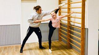 Streching Routine Solomariechen Haley und Solomajor Ben Adams dance gymnastics