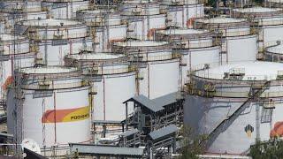 Russia May Sell Stakes in Oil Giant Rosneft to China, India