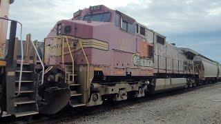 Geometry Train, ATSF Warbonnet, K5HLA, KCS | Railfanning at Parkville, Missouri | 6-1-2022