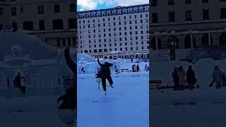 Canada Synchronized Skating National Team show off at Lake Louise 加拿大国家花样滑冰队员在露易丝湖演习～