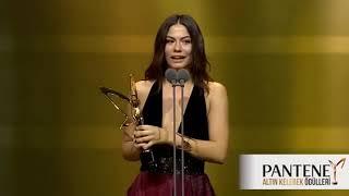 Erkenci Kus Demet Özdemir Premios Mariposa de Oro Español