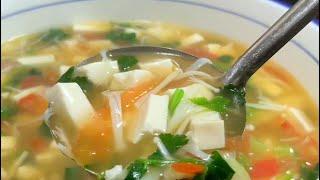 This is the best way to make tofu three-fresh soup. The soup is delicious, light and not greasy. It
