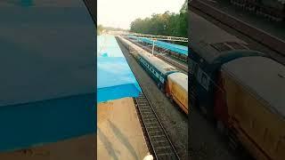 #Train#video#superfast#entertainment#youtubeshorts#shorts#viral#train#India#public#train#official