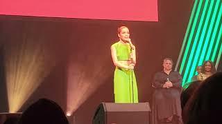 Rachel Zegler as Shrek singing Who I'd Be at Miscast 23