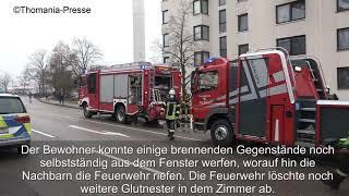 Brand im Schlafzimmer eines Mehrfamilienhauses