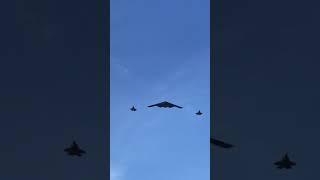 Stealth Bomber with F-35 Raptor escort Rose Parade Pasadena Ca. 2018 HD