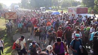 Thousands in Migrant Caravan Traveling Through Mexico to US Border | VOANews