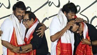 Megastar Chiranjeevi Fun With Brahmanandam | #BrahmaAnandam Pre Release Event | Manastars