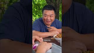 Three people with different thoughts challenged playing blind boxes in the countryside to eat My
