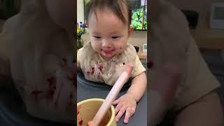 寶寶吃火龍果，嘴巴紅紅的 #捌玖零夫妻 #baby #火龍果 #love