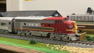 Review: Walthers Mainline ATSF F7A ESU DCC & ATSF Budd Coaches