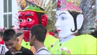 Indonesia's giant puppets fascinate locals and visitors alike