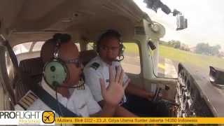 siswa pilot latihan terbang