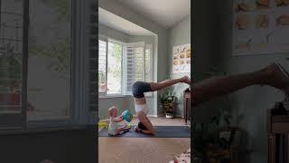 #yogawithbaby #yogababy #yogakids #yogachannel #yogateacher #yogamom #yogi #yogaheadstand #headstand