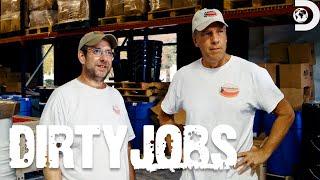 Experience Mike Rowe's Extraordinary Encounter with Carolina Reaper Peppers | Dirty Jobs | Discovery