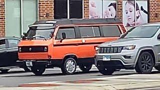 Spotted a 1980 Volkswagen Vanagon in Oak Lawn, Illinois.