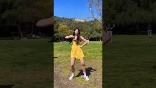 할리우드에 꽃향기 남기고 왔단다~ #지수 #꽃 #dance #jisoo #flower