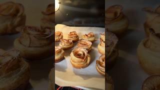Beautiful puff pastry Apple roses!