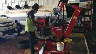 Automatic Tyre Changer