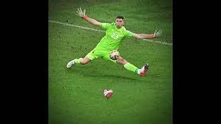 Emiliano Martinez ‍🩹 #shorts #foodball #martinezz