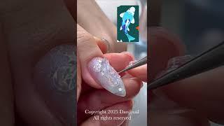 반짝이는 물속에 헤엄치는 잉어 한 마리  #koreannails #nails #glitternails #cutenails #글리터네일