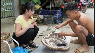 The largest beehive that Binh has ever harvested