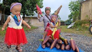 mother collects agricultural products from the forest to sell for a living with her young daughter