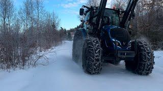 Skogsarbeid, utkjøring av tømmer på snø med Igland vinsj og Valtra 115