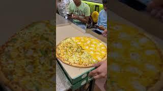 Big pizza 18 inch lapinoz pizza #lapinozpizza #shortsviral #streetfood #monsterpizza