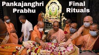 Touching record of Pankajanghri Prabhu's final rites and cremation by the Ganges.