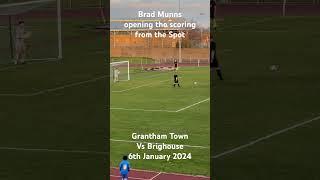 Brad Munns opening the scoring for #GranthamTownFC against #Brighouse #Football