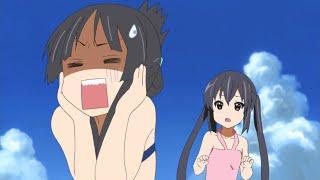 Azunyan accidentally scares Mio 【K-ON!】