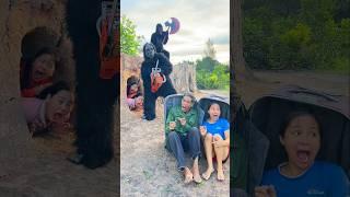 2 Ferocious Gorilla Monsters Attack 3 Beautiful Brave Girls And A Poor Old Man Screaming For Help