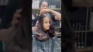 Munazah signature Haircut ￼ Karachi Pakistan￼