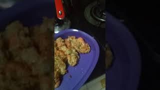 Bunda Ameera Azzahra Aiyra masak buat Bakwan Udang