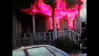 Flashover Forces Firefighters off Porch