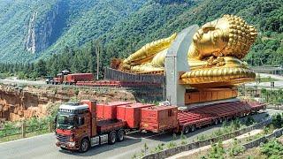 This machine broke the world record! This heavy transport truck lifts 900 tons!