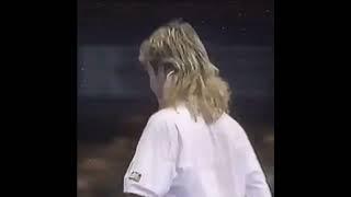 Amazing points - Andre Agassi monster return of serve