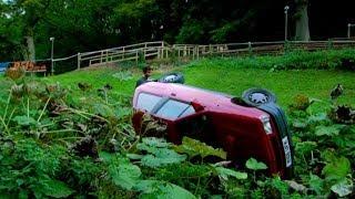 Top Gear - Richard Hammond rolls a Vauxhall Nova SRi into a ditch